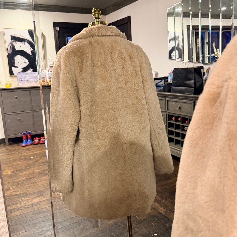 Badgley Mischka Soft Cream Teddy Jacket - Picture 3 of 6